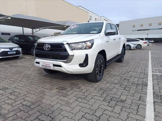 TOYOTA HILUX 2.8 D-4D TURBO DIESEL CD SRV 4X4 AUTOMÁTICO